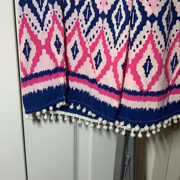 Beautiful Sleeveless Blouse - Picture 4 of 8